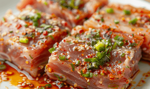 韩国腌制猪肉或用韩国辣酱腌制的新鲜猪肉