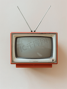 模拟电视中使用的小天线可以接收本地电视广播