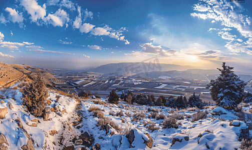 巴勒斯坦摄影照片_冬季从尼波山俯瞰应许之地的全景