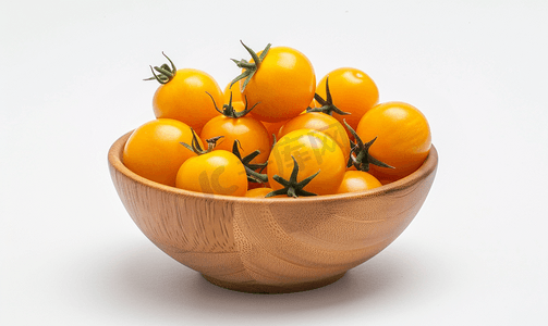木碗里的黄色番茄堆
