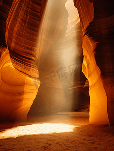 黄色页面摄影照片_羚羊峡谷景观与光线