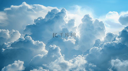 天空中白云云朵里太阳光的背景