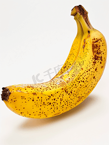 白色背景纤维水果上分离的单黄色成熟香蕉