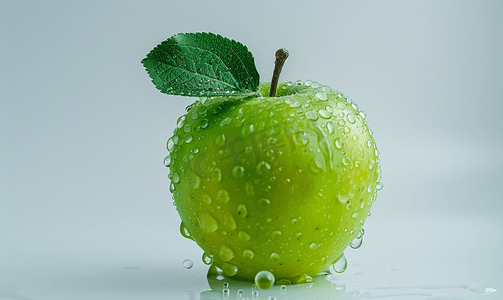 苹果绿色的脸被孤立在白色背景上