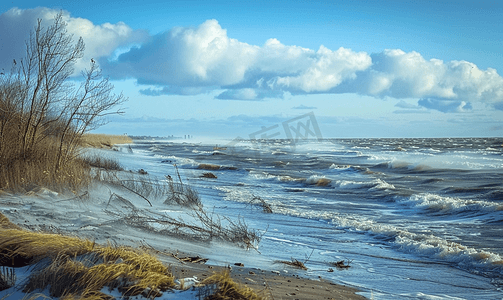 奥特曼飞翔摄影照片_奥尔良海滩海岸刮起强风