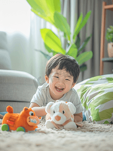猴子家里摄影照片_亚洲孩子喜欢在家里玩耍享受家庭生活方式