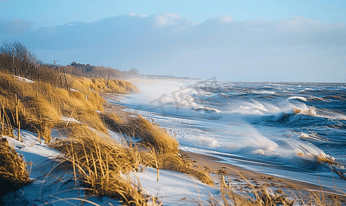 奥尔良烤腿堡摄影照片_奥尔良海滩海岸刮起强风