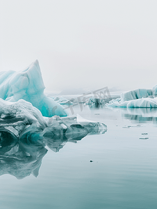 冰岛南部的冰川湖和冰山