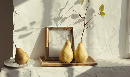 静物与相框和梨食品艺术