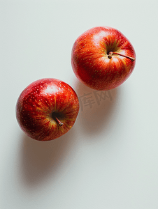 白色背景的苹果晚会健康饮食桌上的水果