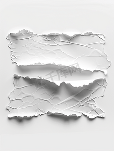 白色撕破的纸撕边条孤立在白色背景上