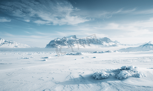 积雪融化摄影照片_冰岛南部火山积雪景观