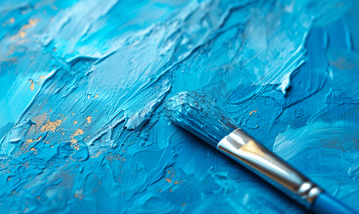 蓝色珠光色背景上的刷子抽象背景