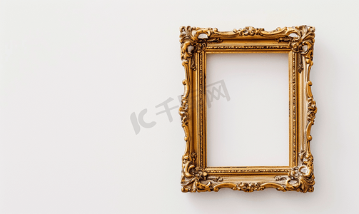 边框纹理金色摄影照片_空白相框内有空闲位置与白色隔离