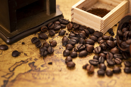 北宋地图摄影照片_复古地图上的咖啡豆