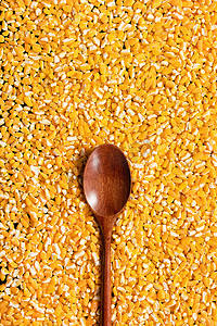 营养粥图片摄影照片_玉米碴勺子创意图片