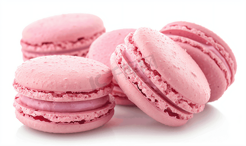 孤立的白色背景上的粉红色通心粉饼干