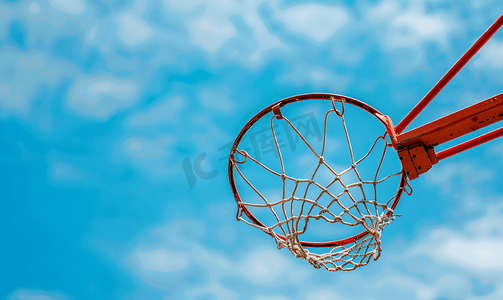 比赛框摄影照片_让比赛开始户外背景天空的篮球筐镜头