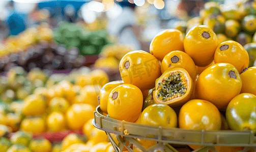 百香果市场很多水果黄色多汁的水果