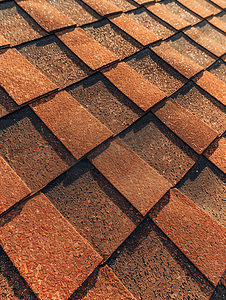 屋顶覆盖着棕色的沥青瓦优质屋顶