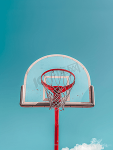 团队竞技摄影照片_史上最精彩的比赛户外篮球架与天空为背景的镜头