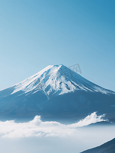 富士山云雾缭绕天空晴朗