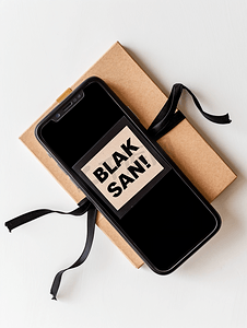 黑色星期五销售标签和手机在白色背景网上购物