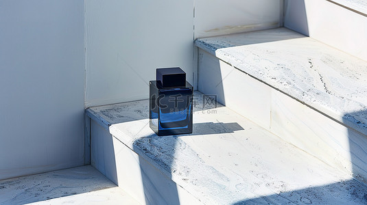 优雅的蓝色背景图片_优雅的蓝色方形香水瓶素材