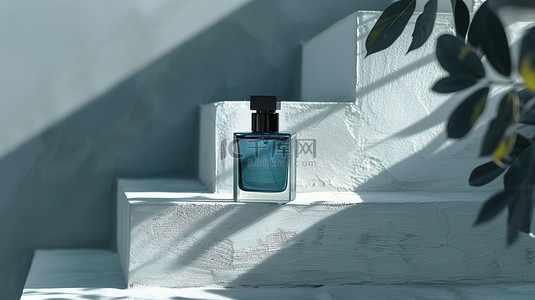 优雅的蓝色方形香水瓶背景