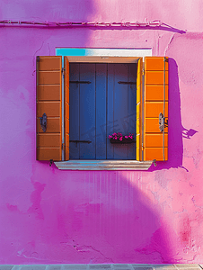 意大利布拉诺岛建筑色彩缤纷的正面的传统窗户