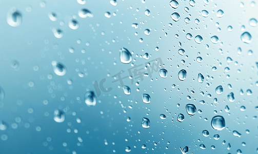玻璃上的水窗户上的雨滴背景窗口
