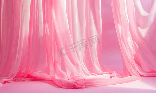 背景粉色边框摄影照片_孤立的粉红色窗帘
