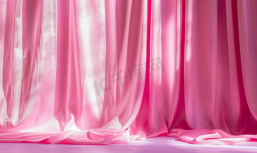 孤立的粉红色窗帘