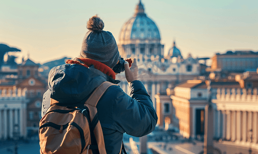 游客拍摄梵蒂冈圣彼得广场