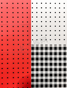网格黑白图摄影照片_红色点纸和黑白格子板图案