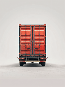 大型卡车与拖车车厢货物在卡车上的集装箱中运输
