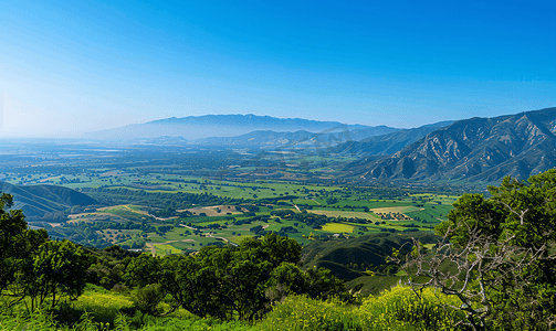 视口摄影照片_美国加利福尼亚州圣巴巴拉市圣伊内斯山谷的观景点