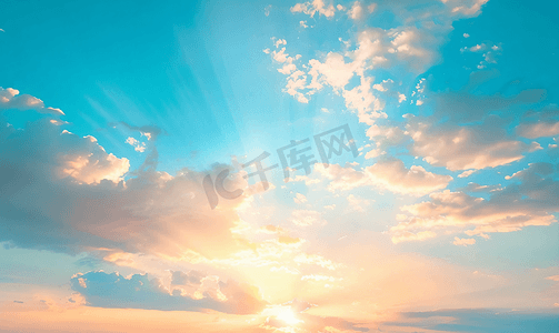 中国云纹图案摄影照片_色彩缤纷的傍晚天空与轻云的图像