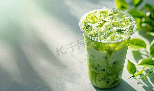 冰绿茶加奶泡