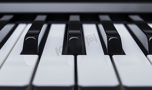 钢琴键盘背景关闭电子钢琴键