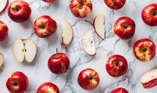 去核切成楔形的红苹果用来做甜点