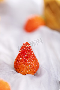 草莓夏季新鲜水果