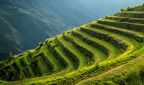 秘鲁皮萨克山坡上的古印加农场梯田