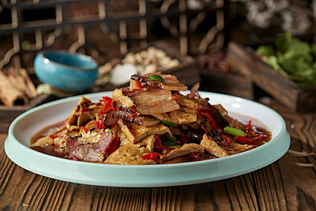 饿了么招牌湘菜摄影照片_鲜剁椒油炸豆腐小炒湘西腊肉片