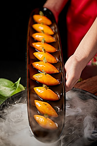 芒果造型浇汁蜂蜜醸红薯