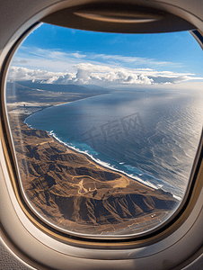 从飞机窗口欣赏西班牙加那利群岛富埃特文图拉岛的风景