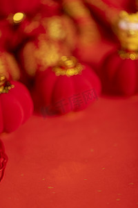 春节初二摄影照片_中国结过新年红色背景