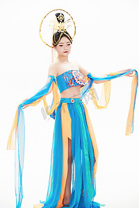 女神唯美摄影照片_身着唐朝敦煌服饰跳飞天舞蹈的中国少女