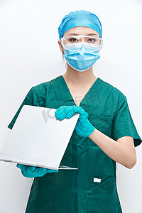 口罩医疗摄影照片_白色背景下的外科手术医疗人员形象