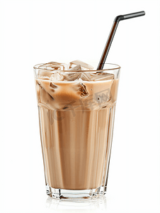 现代玻璃杯中的冰奶茶白色背景下突显的泰国夏季饮品